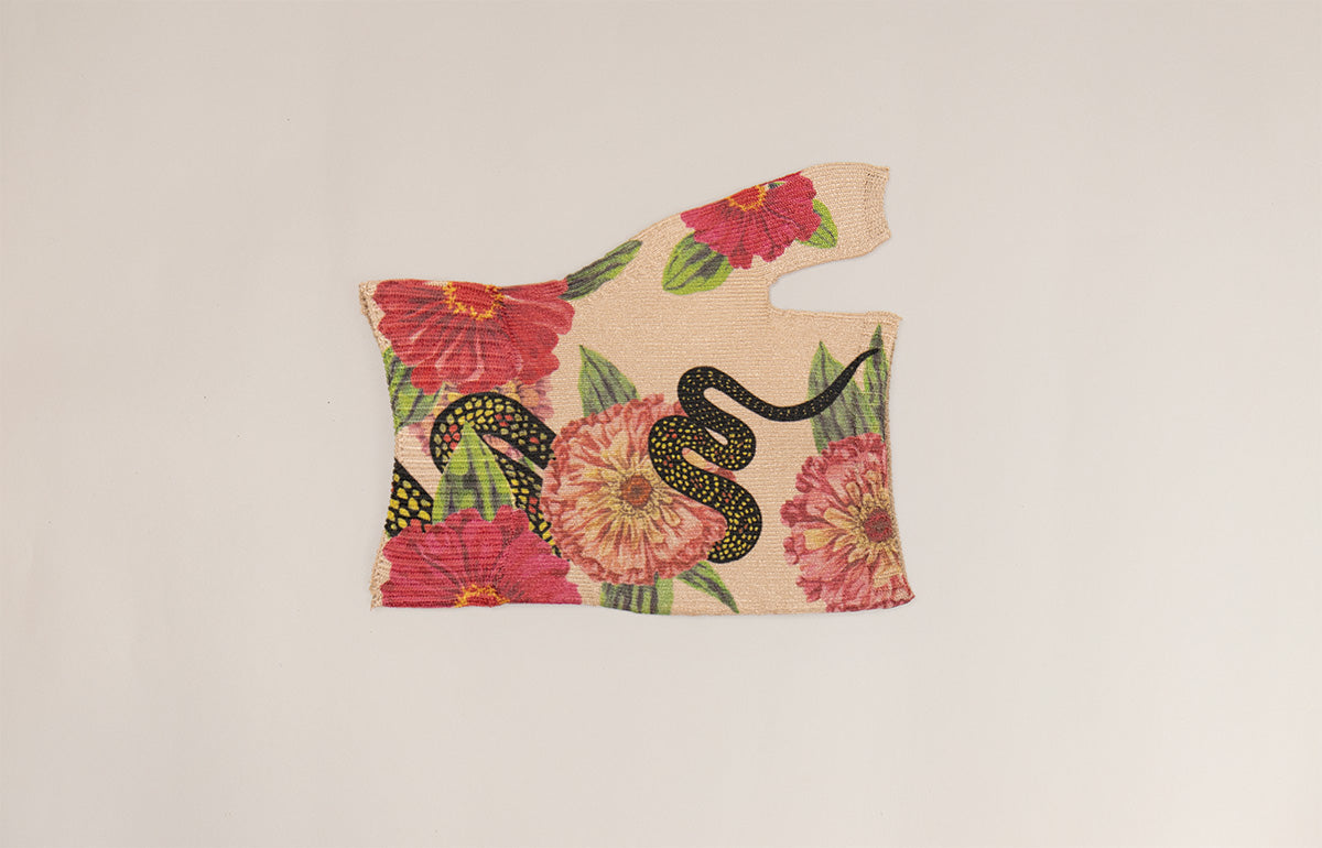 Charm Beige Gradient Compression Gauntlet