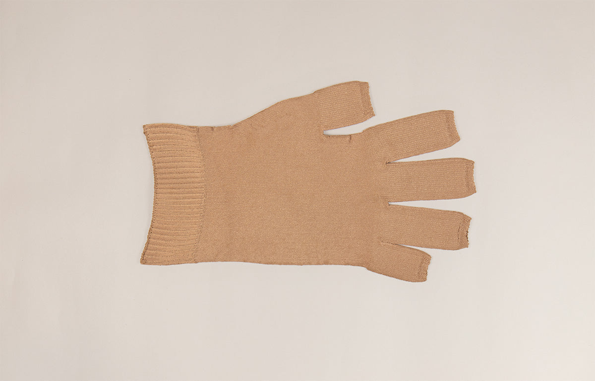 Macchiato Gradient Compression Glove