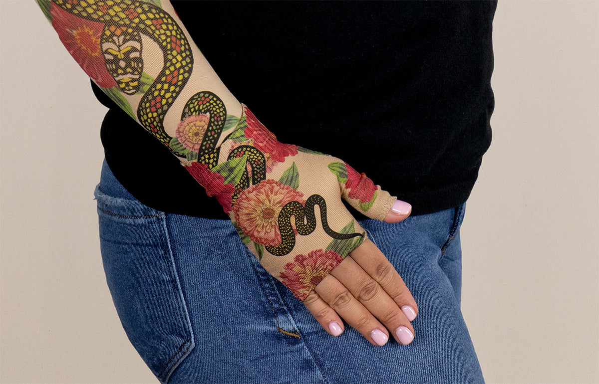 Charm Beige Gradient Compression Gauntlet