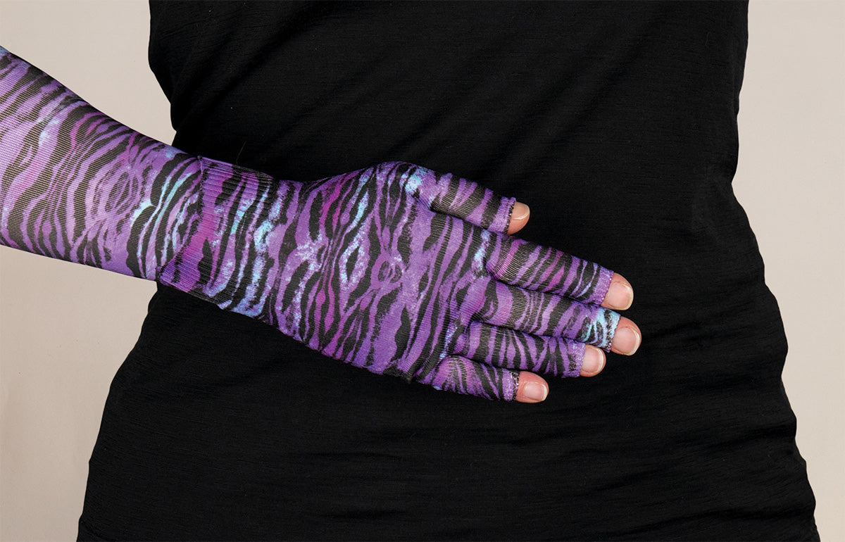 Phantom Gradient Compression Glove