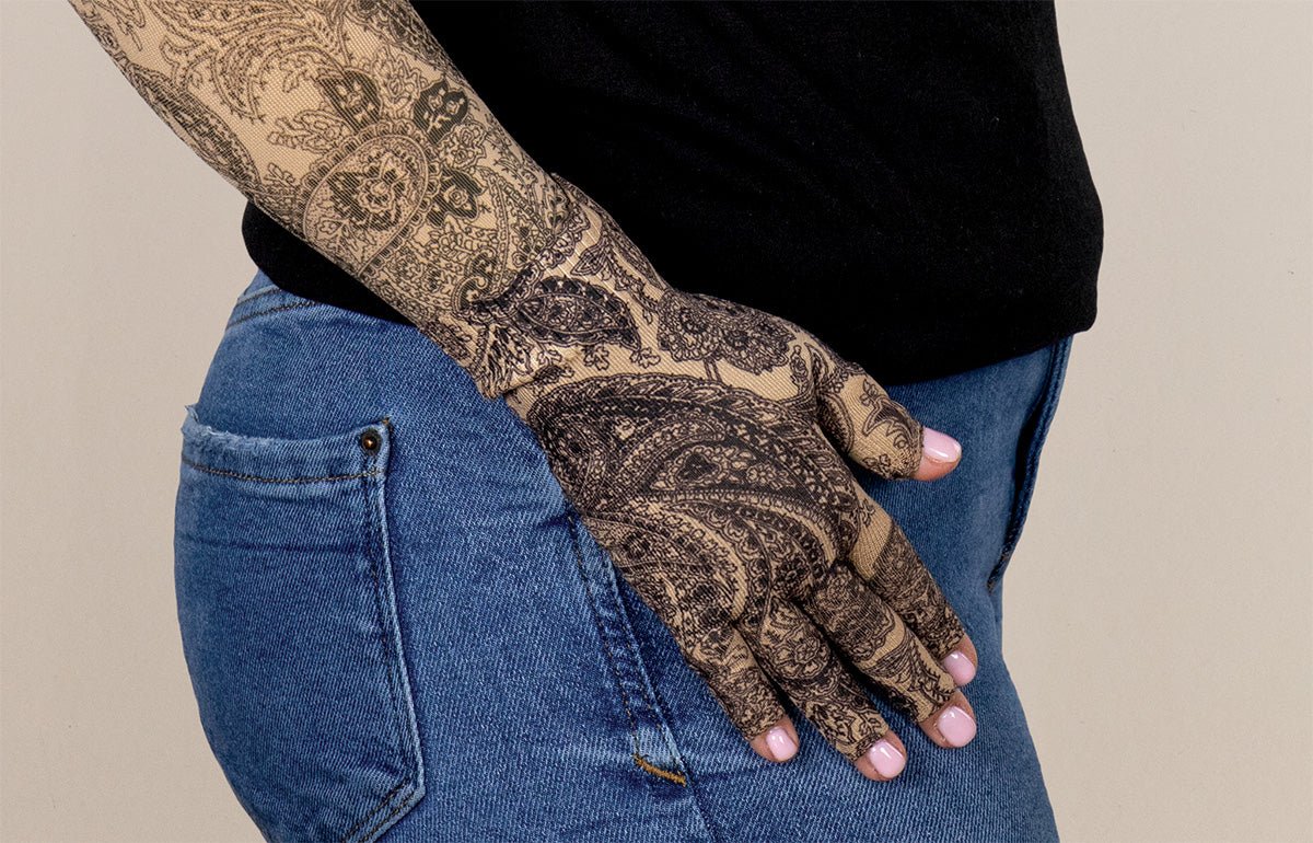 Black Paisley Gradient Compression Glove - LympheDIVAs
