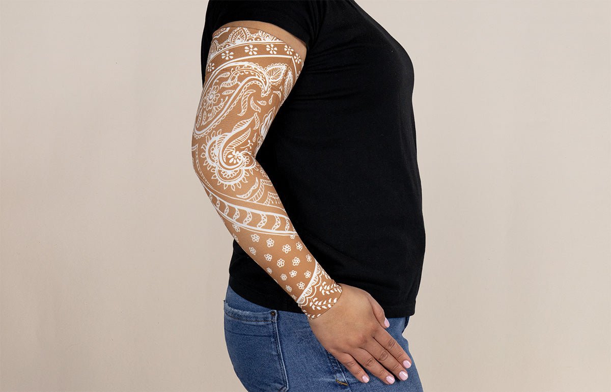 Daisy Dark Gradient Compression Arm Sleeve - LympheDIVAs