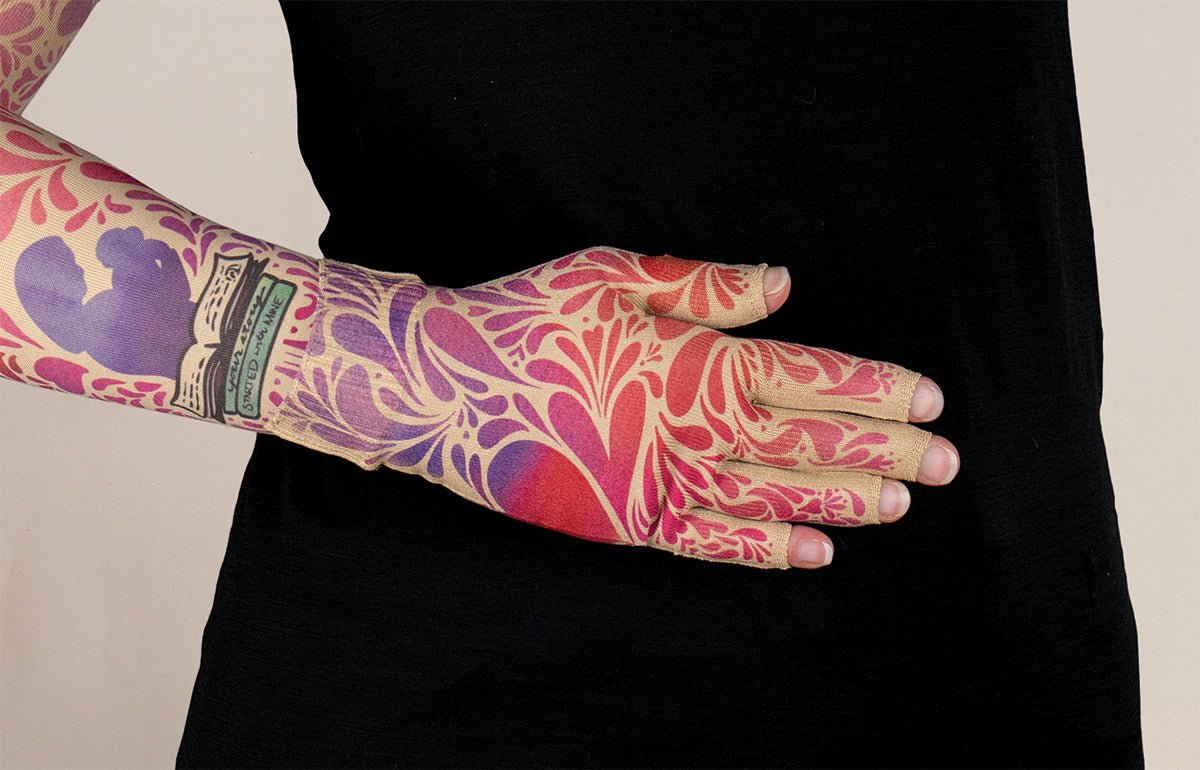 Heartprints Gradient Compression Glove - LympheDIVAs