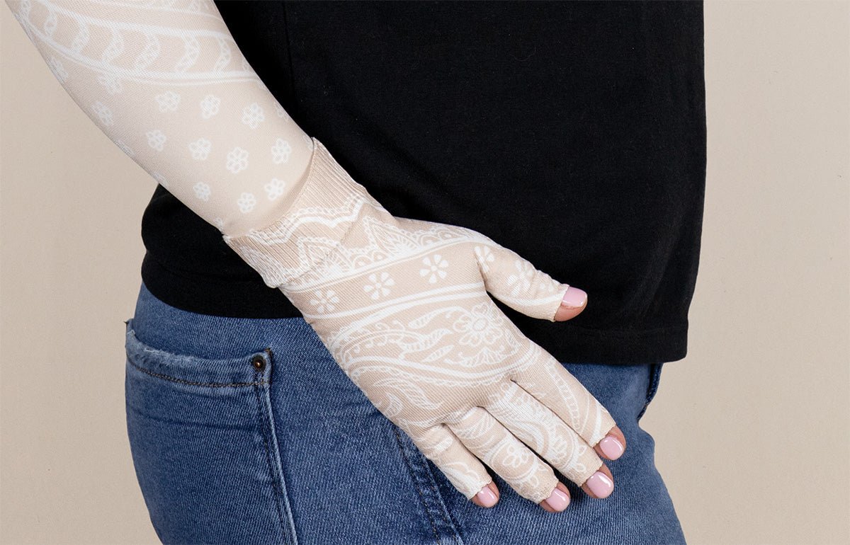 Oops Rack: Daisy Fair Gradient Compression Glove - LympheDIVAs