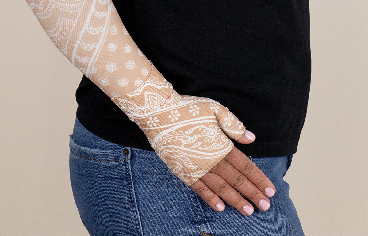 Oops Rack: Daisy Tan Gradient Compression Gauntlet - LympheDIVAs