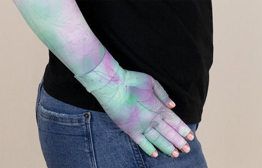 Oops Rack: Luna Gradient Compression Glove - LympheDIVAs