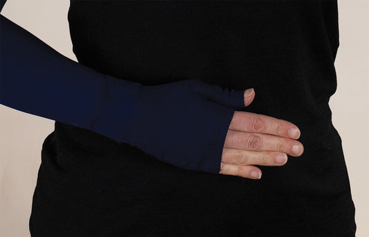Oops Rack: Navy Gradient Compression Gauntlet - LympheDIVAs