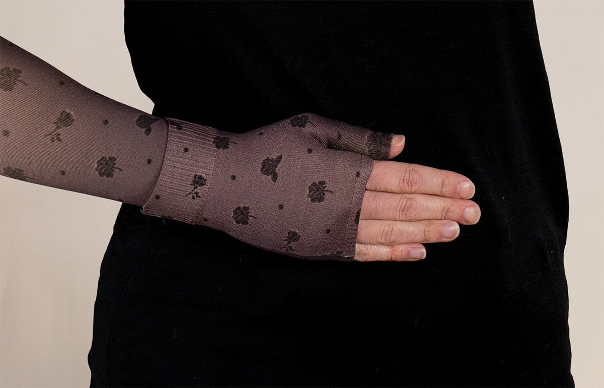 Oops Rack: Rose Noir Beige Gradient Compression Gauntlet - LympheDIVAs