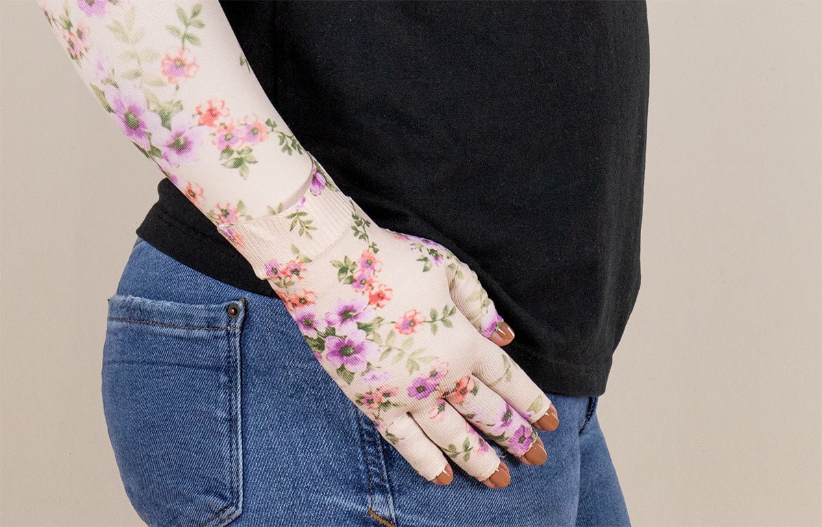 Oops Rack: Tranquility Gradient Compression Glove - LympheDIVAs